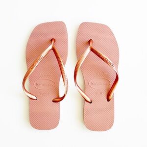 Havaianas Slim Square Toed Flip Flops Size 7-8 Women’s